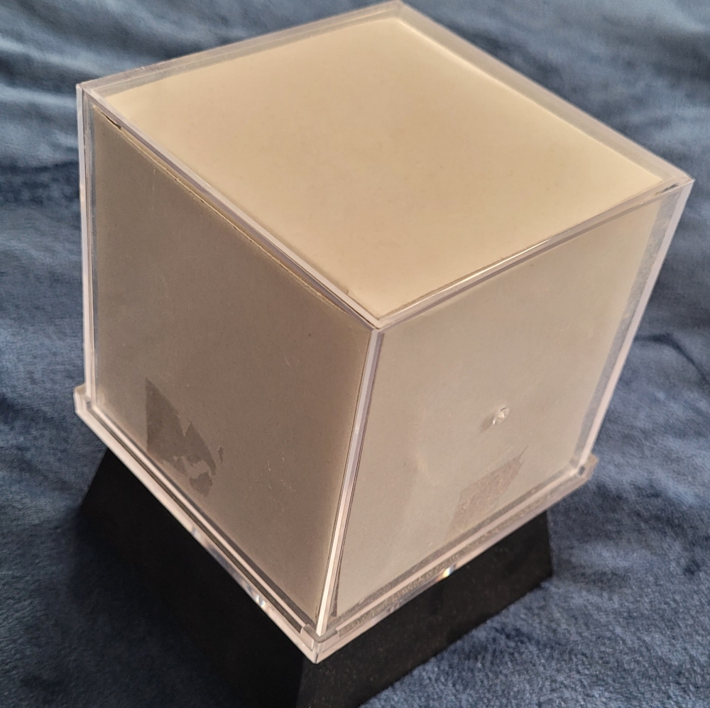 Rotating Photo Cube with Stand, Battery Powered. - Picture 2 of 6